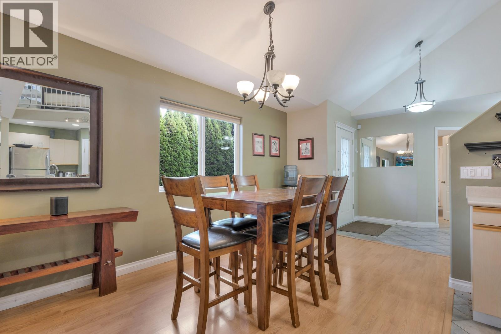 Picture for 100 Verna  Court https://www.cirrealty.ca/reb/bc/4/10365574_12.jpg