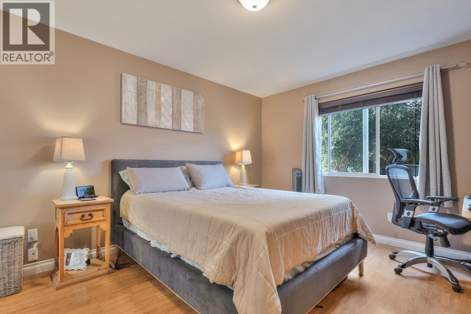 Picture for 100 Verna  Court https://www.cirrealty.ca/reb/bc/4/10365574_13.jpg