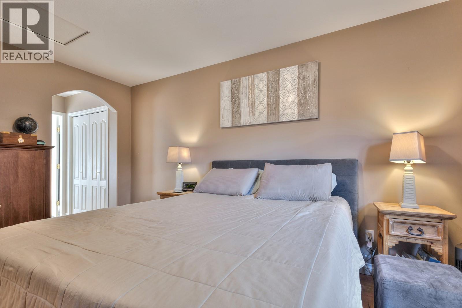 Picture for 100 Verna  Court https://www.cirrealty.ca/reb/bc/4/10365574_14.jpg