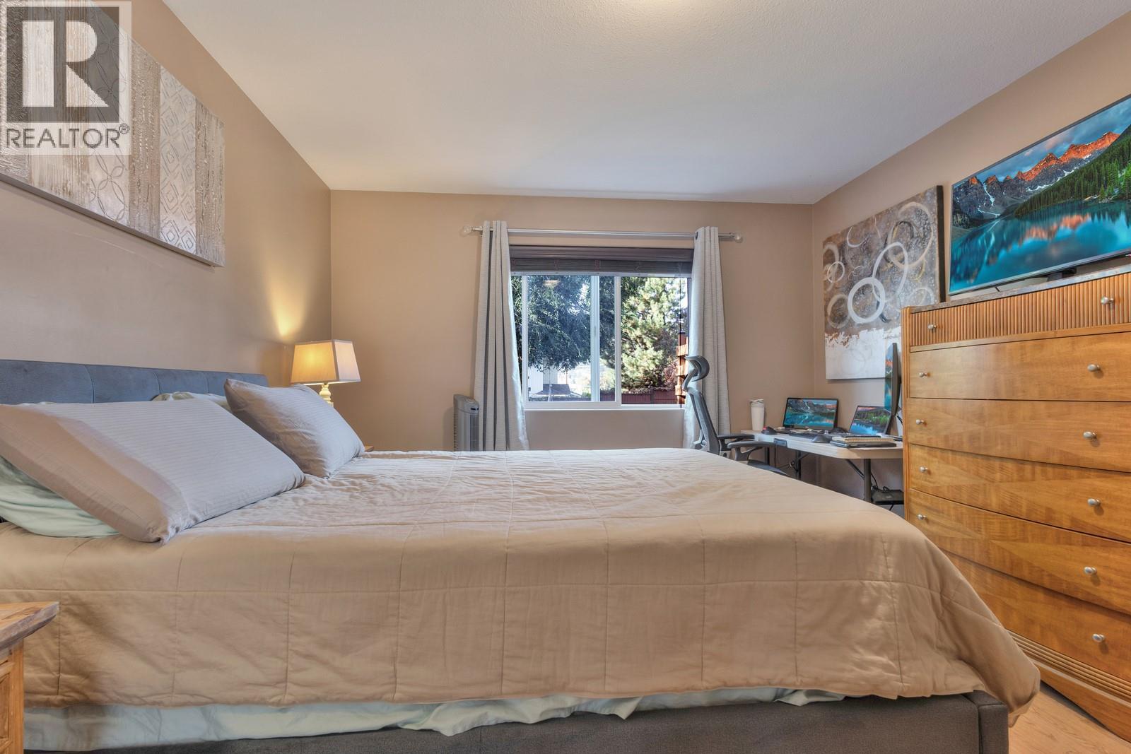 Picture for 100 Verna  Court https://www.cirrealty.ca/reb/bc/4/10365574_16.jpg