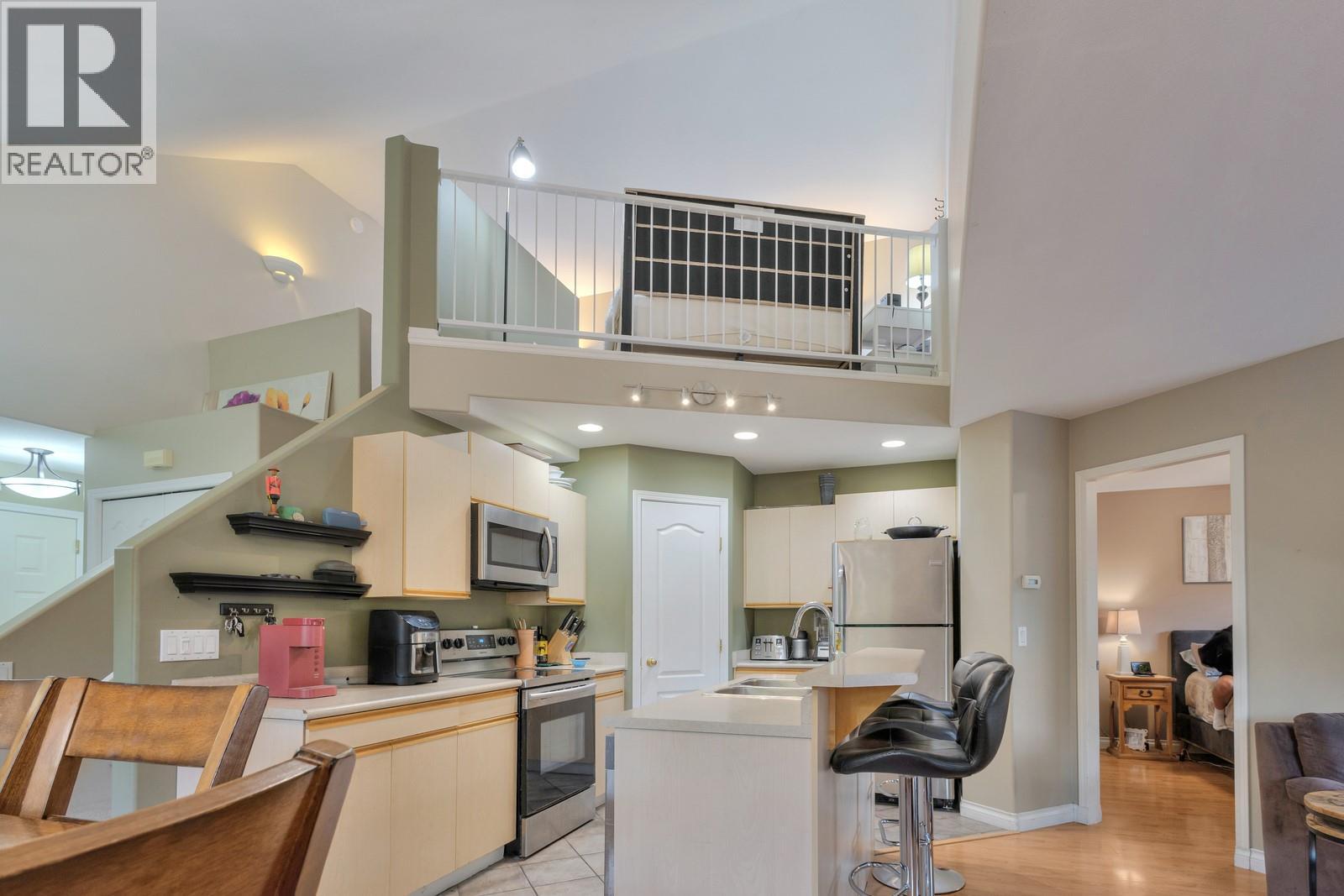 Picture for 100 Verna  Court https://www.cirrealty.ca/reb/bc/4/10365574_17.jpg
