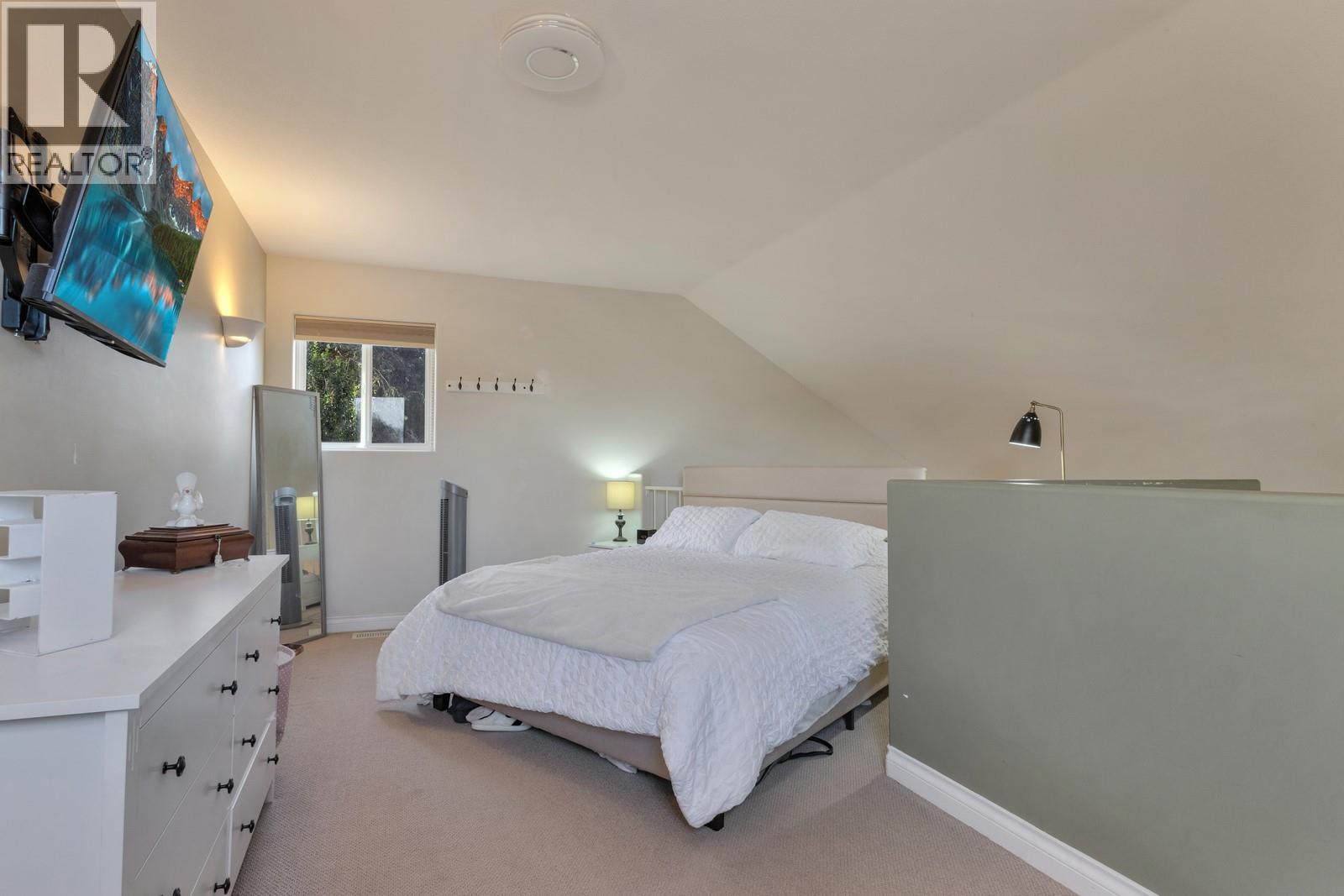 Picture for 100 Verna  Court https://www.cirrealty.ca/reb/bc/4/10365574_19.jpg