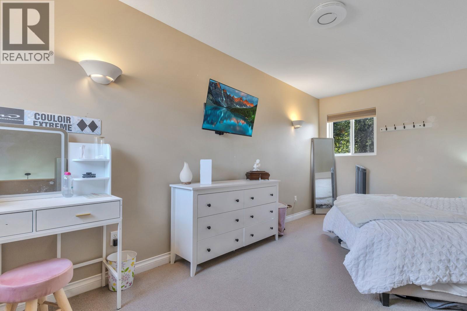 Picture for 100 Verna  Court https://www.cirrealty.ca/reb/bc/4/10365574_20.jpg