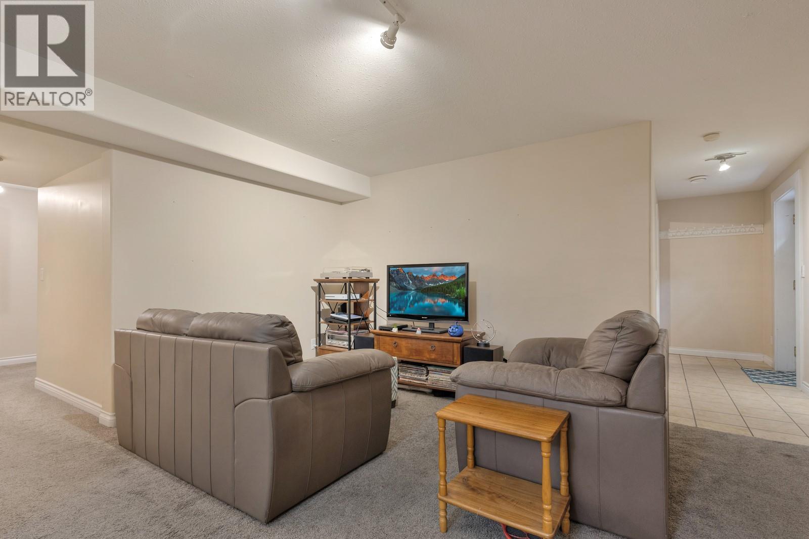 Picture for 100 Verna  Court https://www.cirrealty.ca/reb/bc/4/10365574_31.jpg