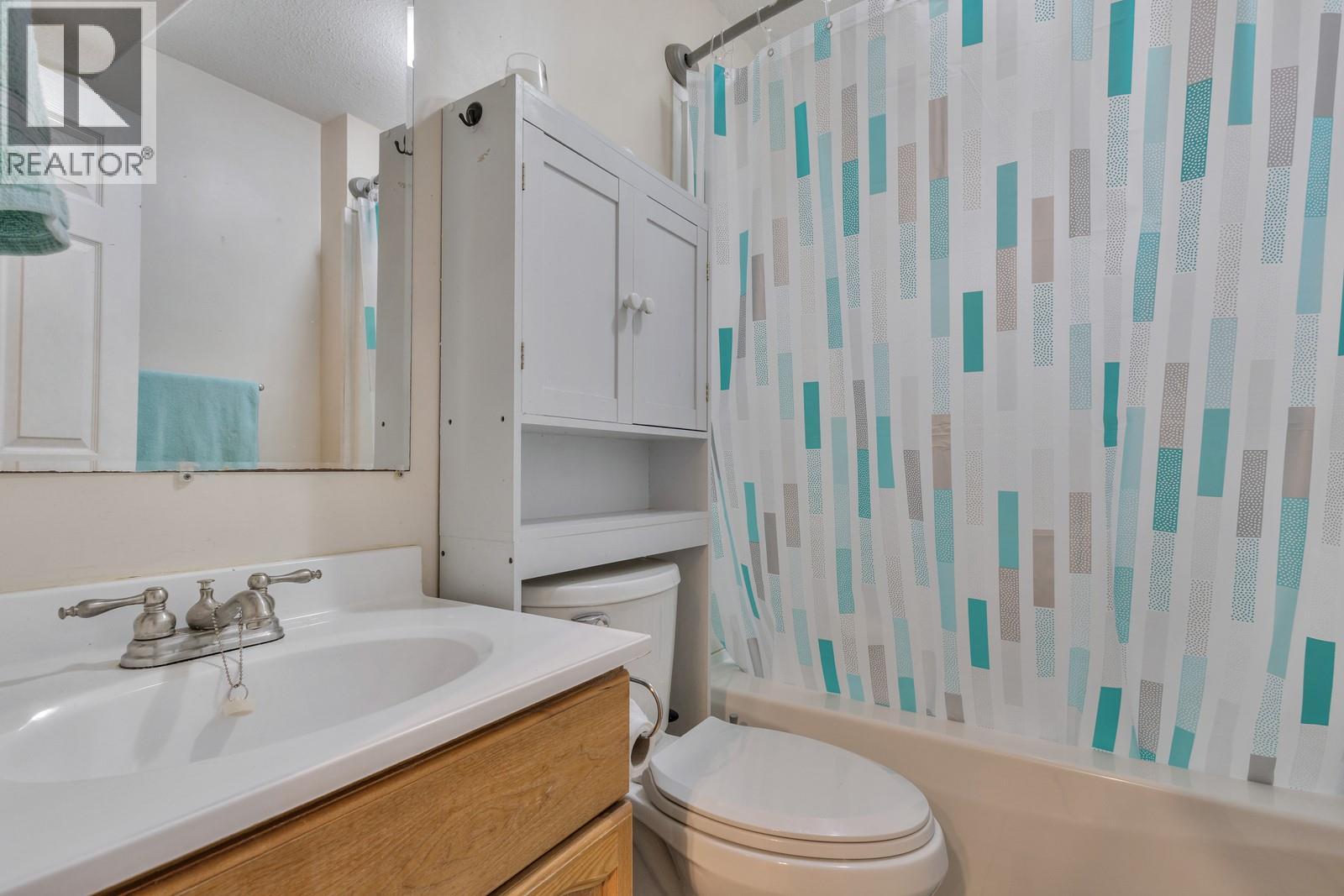 Picture for 100 Verna  Court https://www.cirrealty.ca/reb/bc/4/10365574_34.jpg