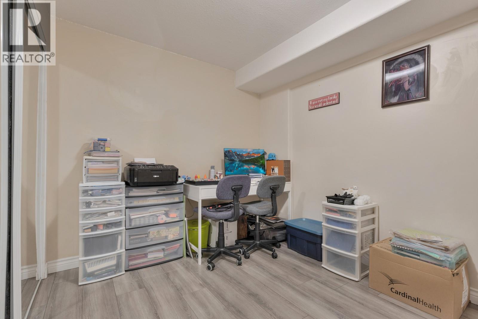 Picture for 100 Verna  Court https://www.cirrealty.ca/reb/bc/4/10365574_36.jpg