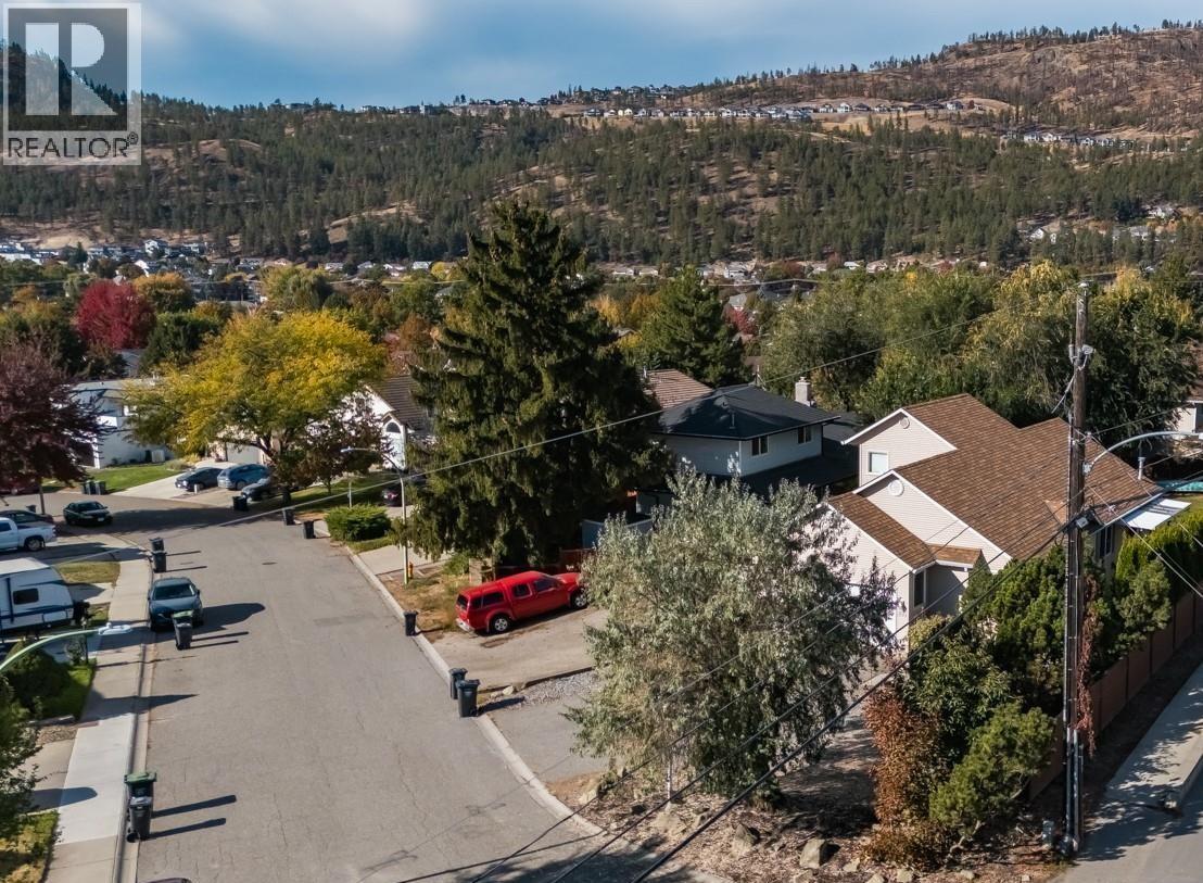 Picture for 100 Verna  Court https://www.cirrealty.ca/reb/bc/4/10365574_44.jpg