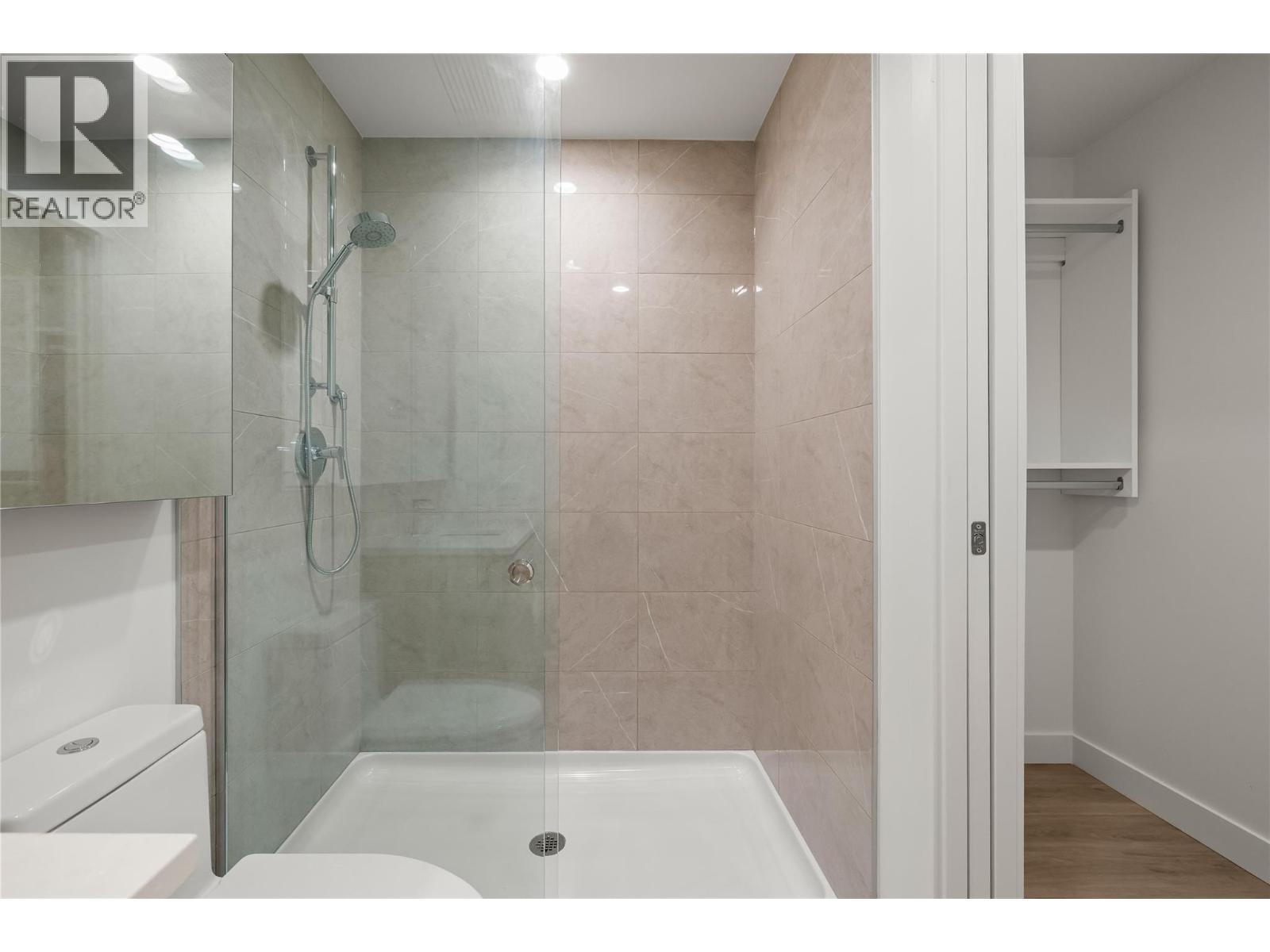 Picture for Unit #1704, 238 Leon  Avenue https://www.cirrealty.ca/reb/bc/4/10365634_28.jpg