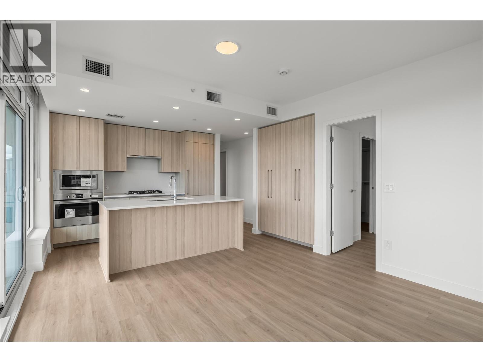 Picture for Unit #1704, 238 Leon  Avenue