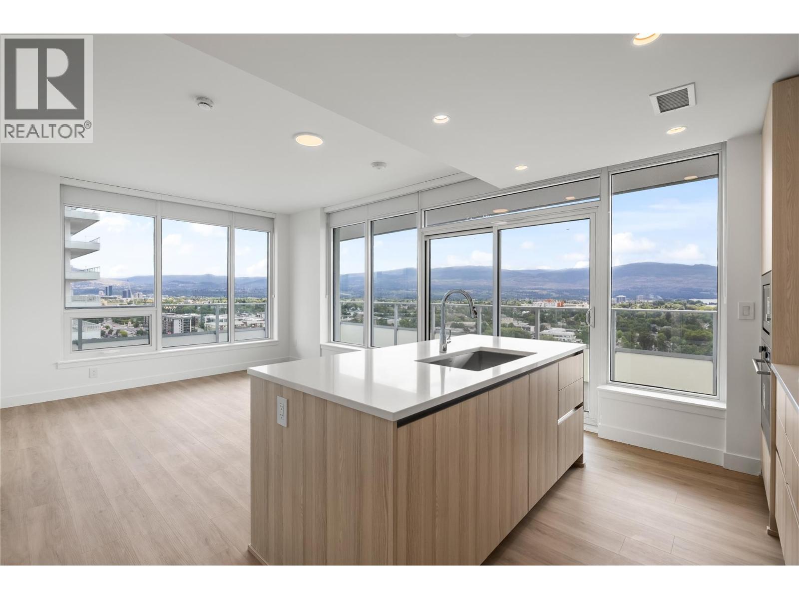 Picture for Unit #1704, 238 Leon  Avenue