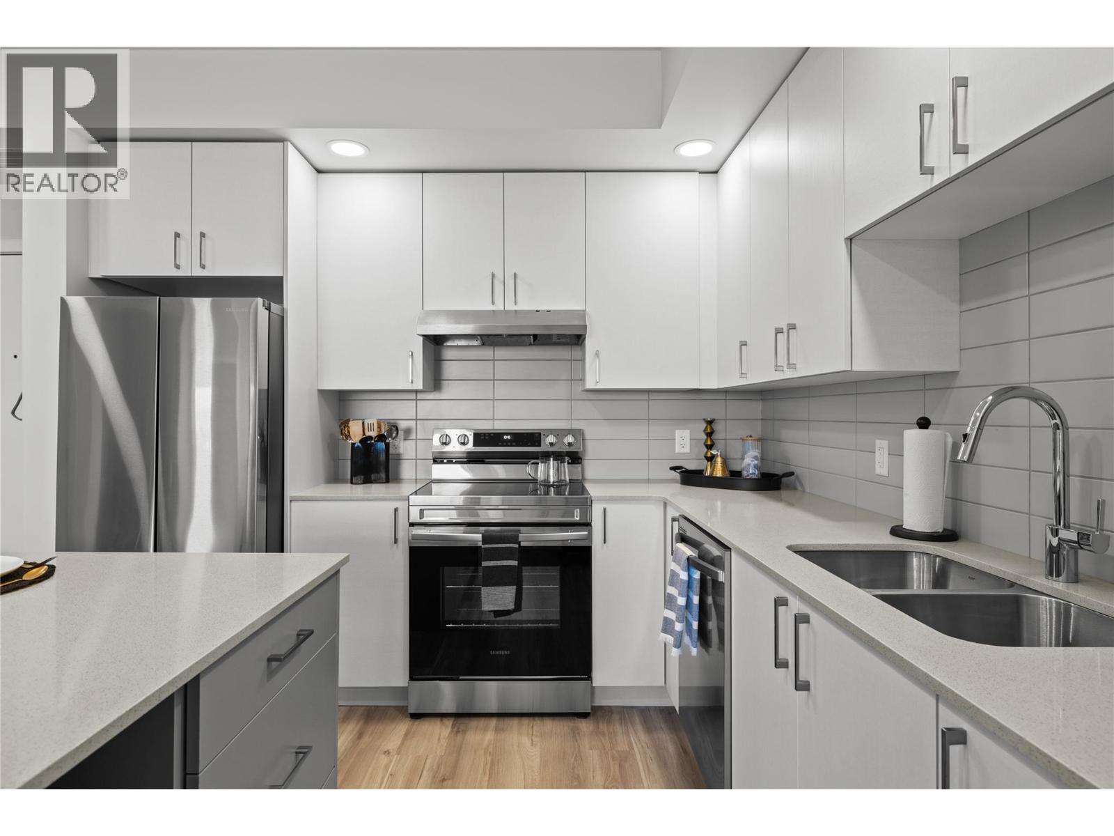 Picture for Unit #408, 1111 Frost  Road https://www.cirrealty.ca/reb/bc/4/10365684_7.jpg