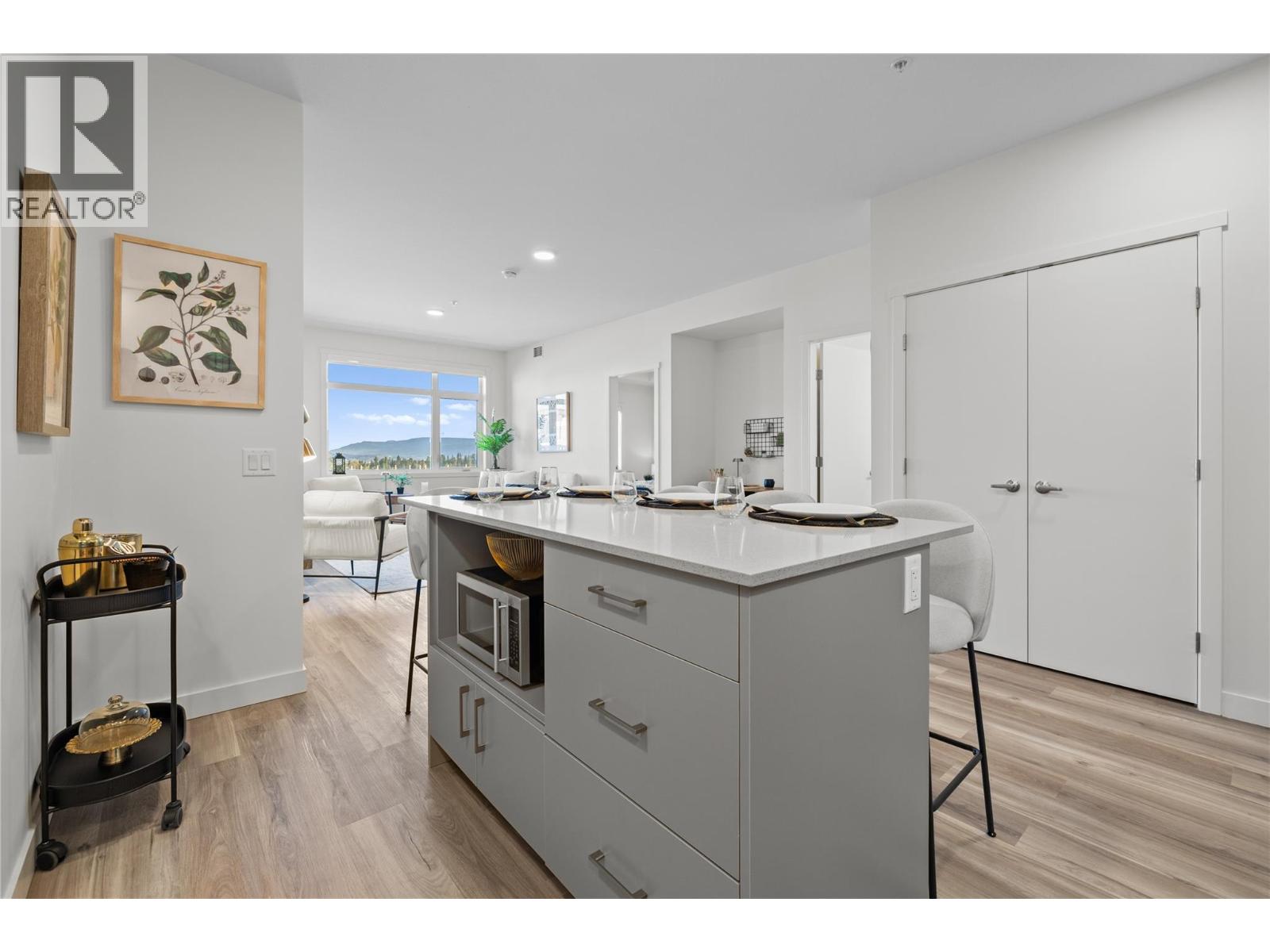 Picture for Unit #408, 1111 Frost  Road https://www.cirrealty.ca/reb/bc/4/10365684_8.jpg