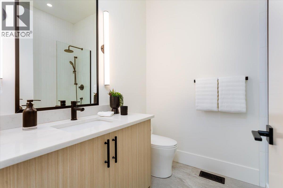 Picture for 913 Carnoustie  Drive https://www.cirrealty.ca/reb/bc/4/10365724_37.jpg