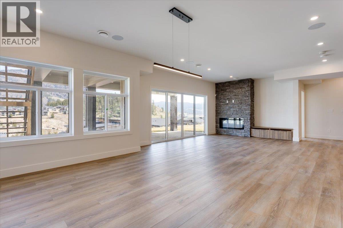 Picture for 913 Carnoustie  Drive https://www.cirrealty.ca/reb/bc/4/10365724_43.jpg