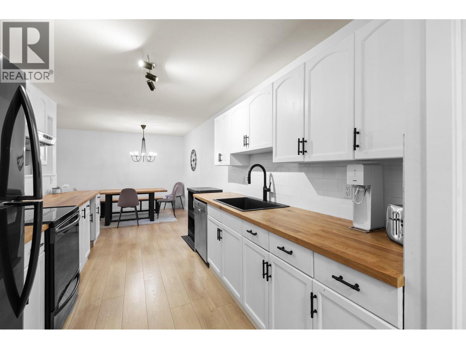 Picture for Unit #285, 3854 Gordon  Drive https://www.cirrealty.ca/reb/bc/4/10365734_13.jpg