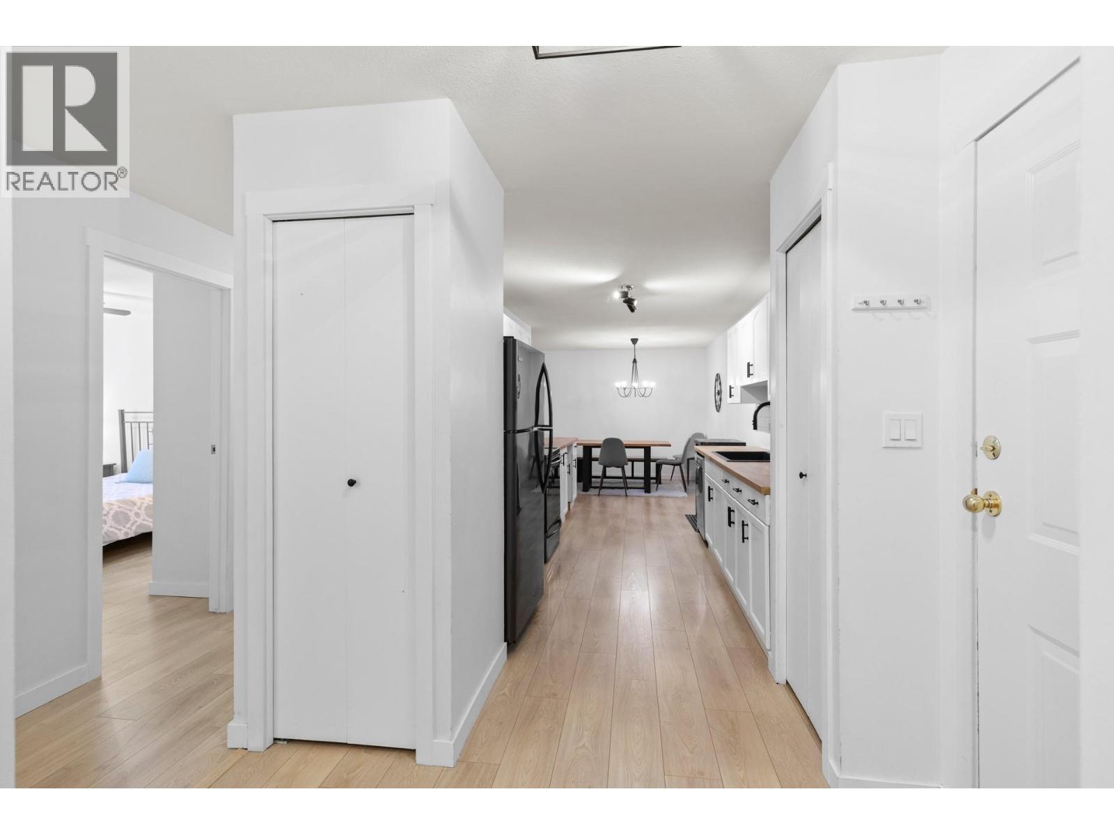 Picture for Unit #285, 3854 Gordon  Drive https://www.cirrealty.ca/reb/bc/4/10365734_15.jpg