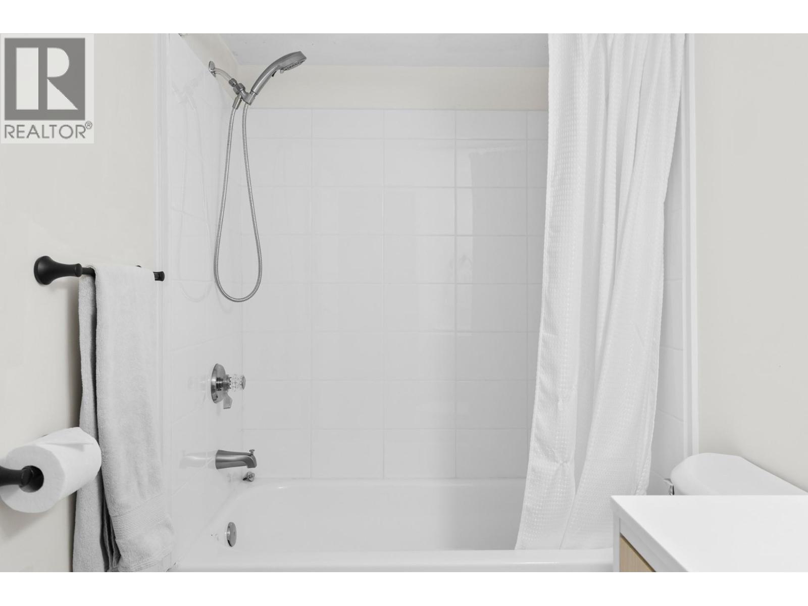 Picture for Unit #285, 3854 Gordon  Drive https://www.cirrealty.ca/reb/bc/4/10365734_23.jpg