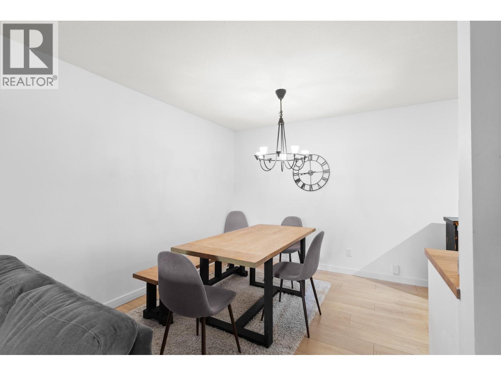 Picture for Unit #285, 3854 Gordon  Drive https://www.cirrealty.ca/reb/bc/4/10365734_7.jpg