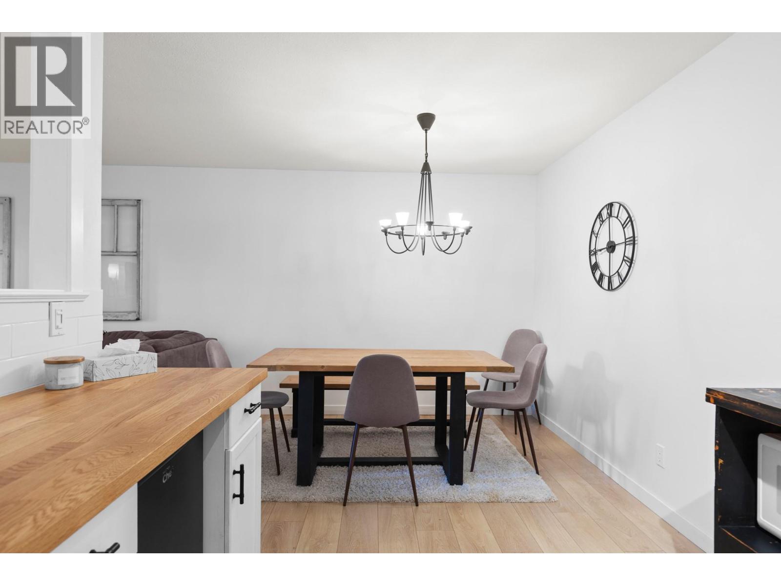 Picture for Unit #285, 3854 Gordon  Drive https://www.cirrealty.ca/reb/bc/4/10365734_8.jpg