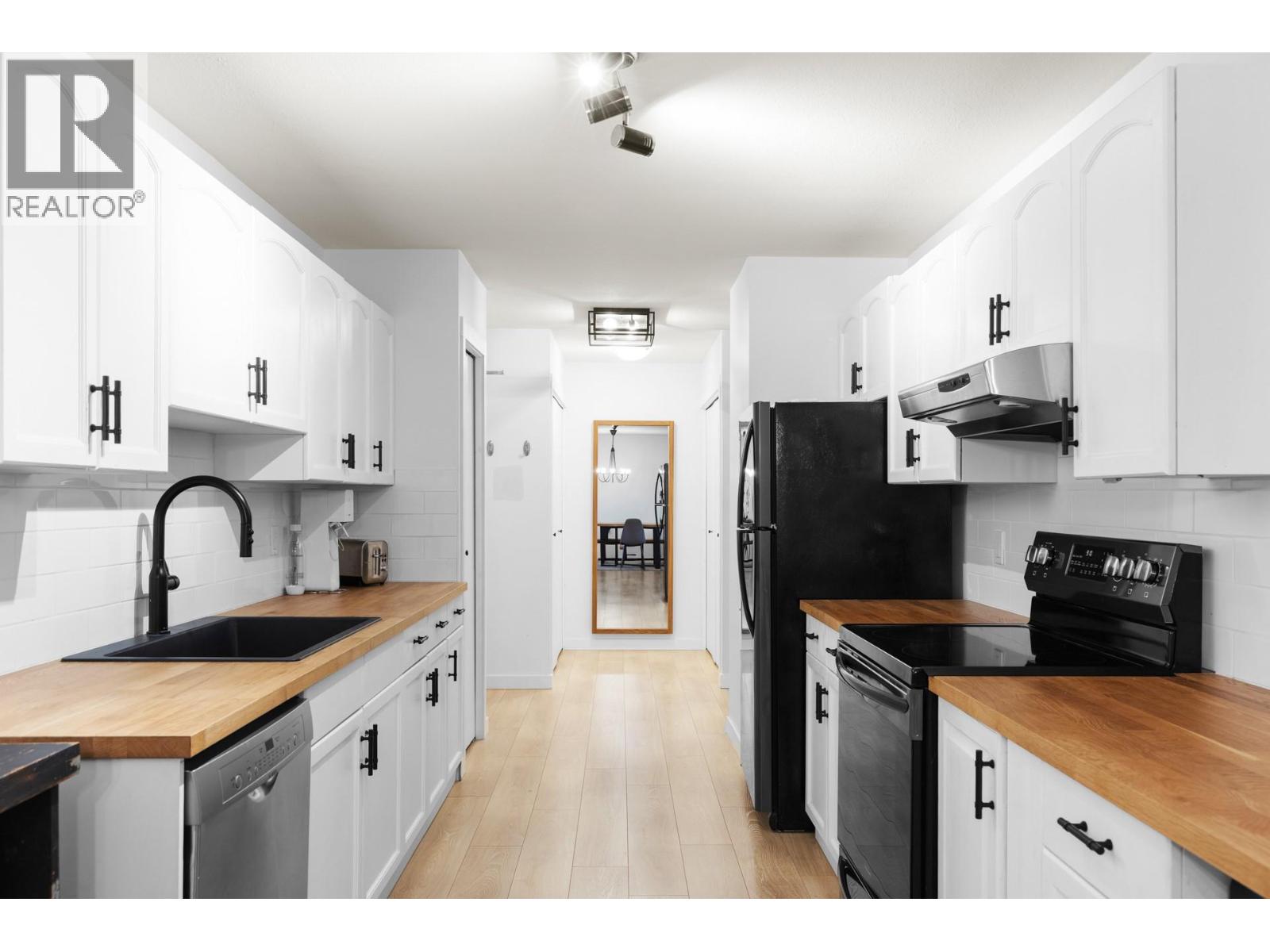 Picture for Unit #285, 3854 Gordon  Drive https://www.cirrealty.ca/reb/bc/4/10365734_9.jpg