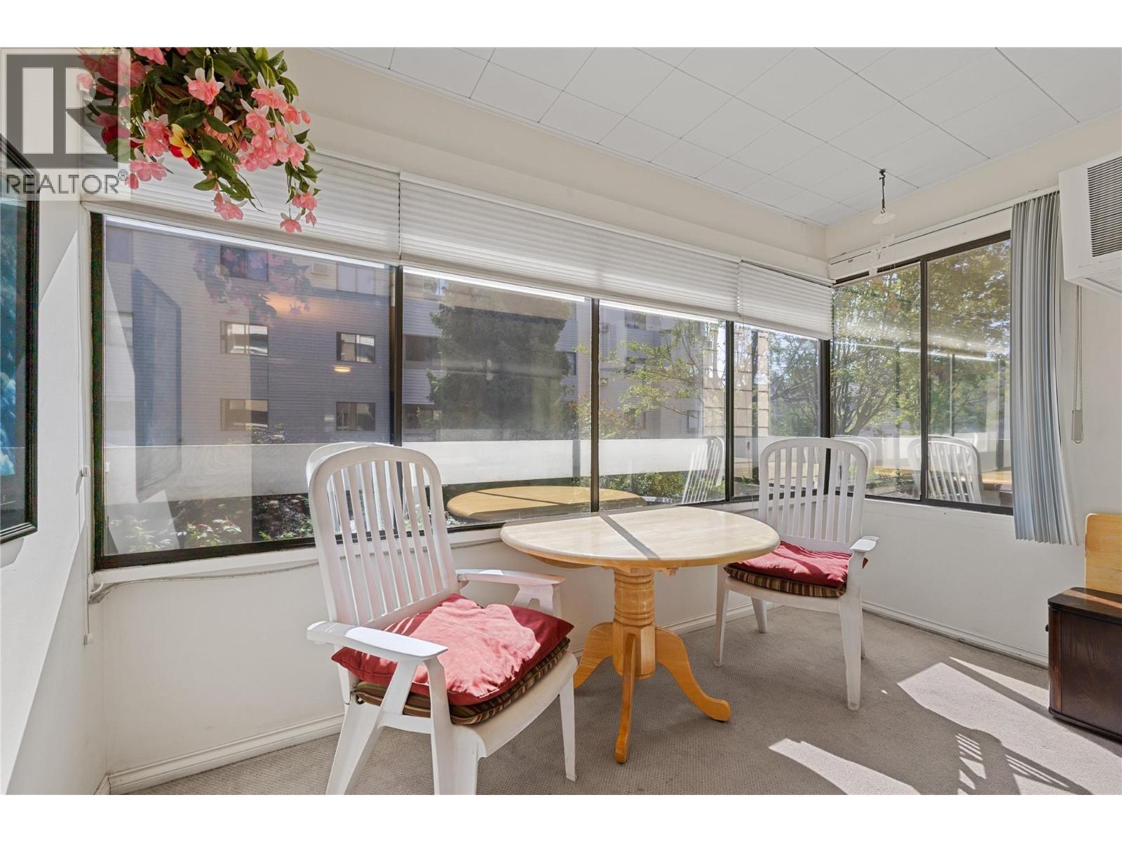 Picture for Unit #104, 1035 Bernard  Avenue https://www.cirrealty.ca/reb/bc/4/10365804_8.jpg