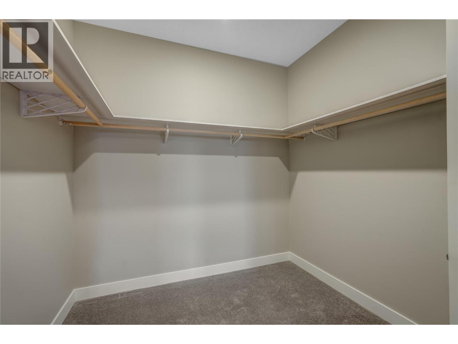 Picture for Unit #406, 5640 51st  Street https://www.cirrealty.ca/reb/bc/4/10366144_13.jpg