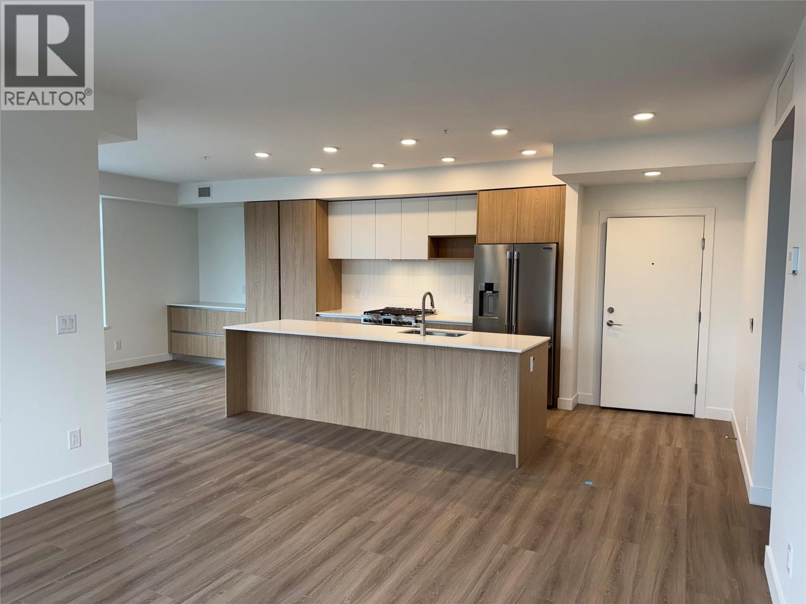 Picture for Unit #201, 2760 Olalla  Road https://www.cirrealty.ca/reb/bc/4/10366184_12.jpg