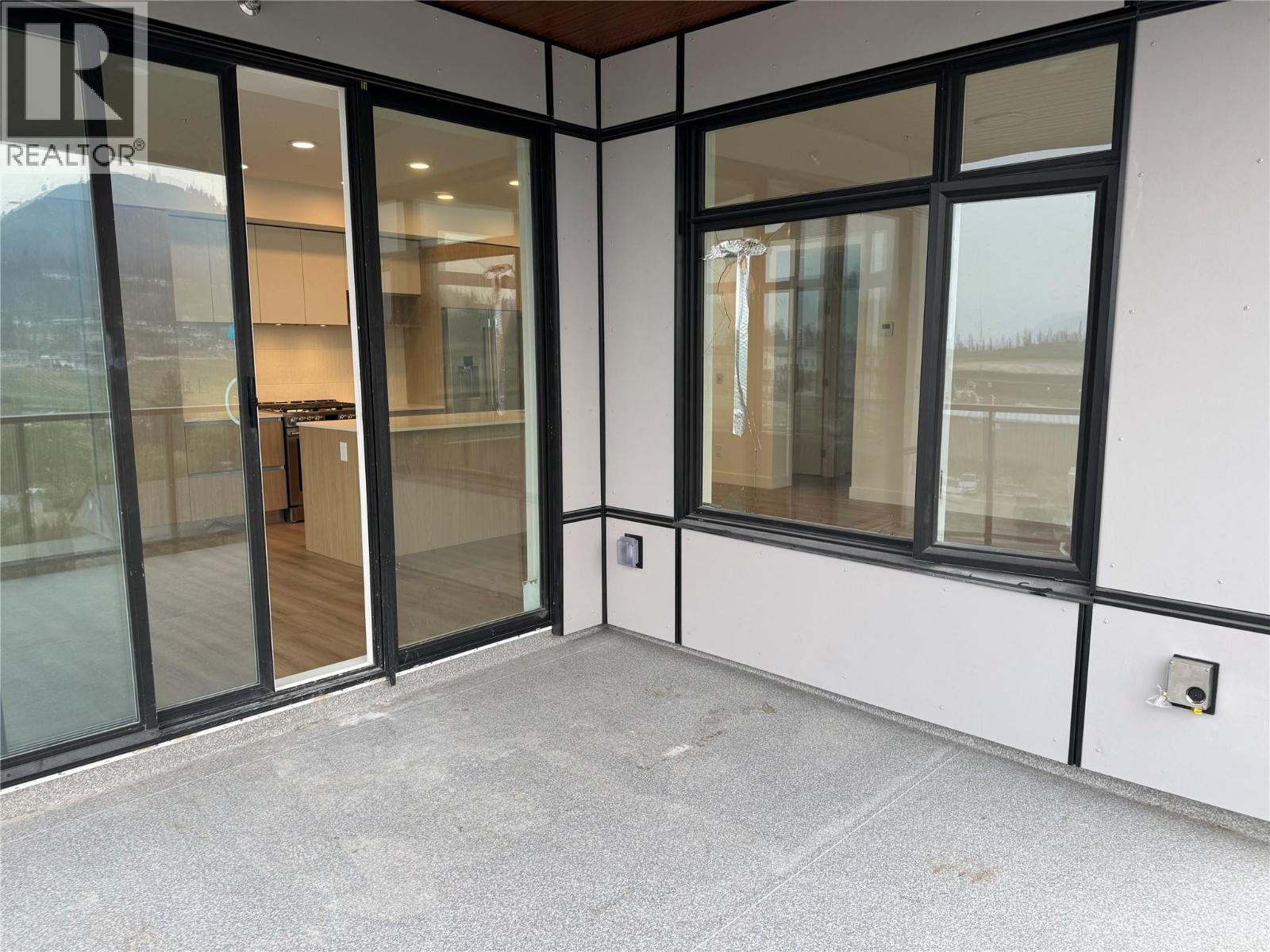 Picture for Unit #201, 2760 Olalla  Road https://www.cirrealty.ca/reb/bc/4/10366184_15.jpg