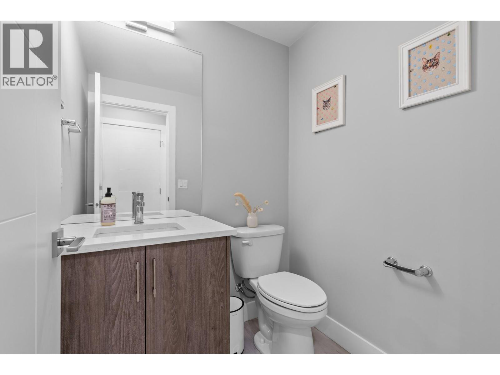 Picture for Unit #3, 796 Cawston  Avenue https://www.cirrealty.ca/reb/bc/4/10366244_14.jpg