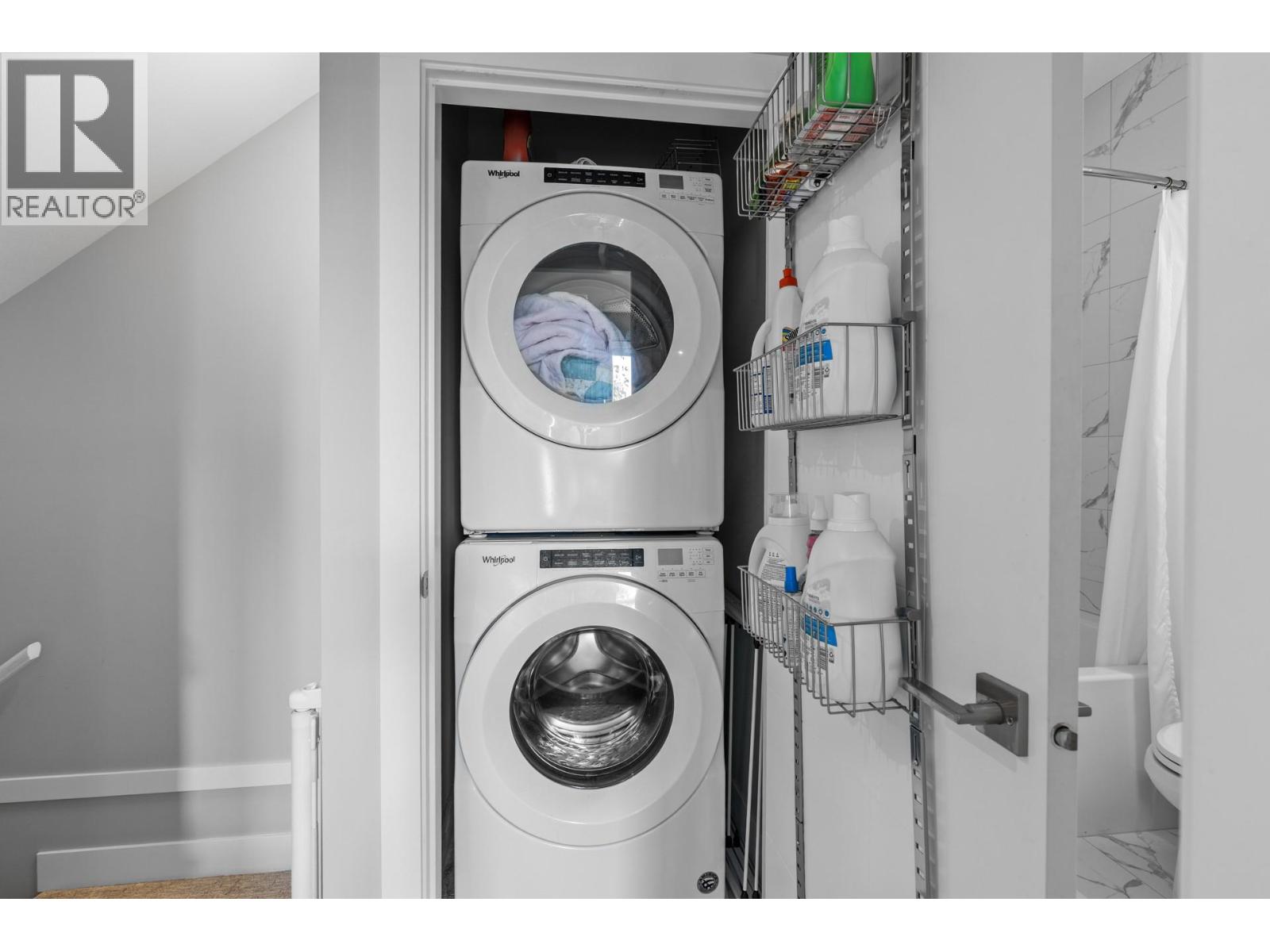 Picture for Unit #3, 796 Cawston  Avenue https://www.cirrealty.ca/reb/bc/4/10366244_23.jpg