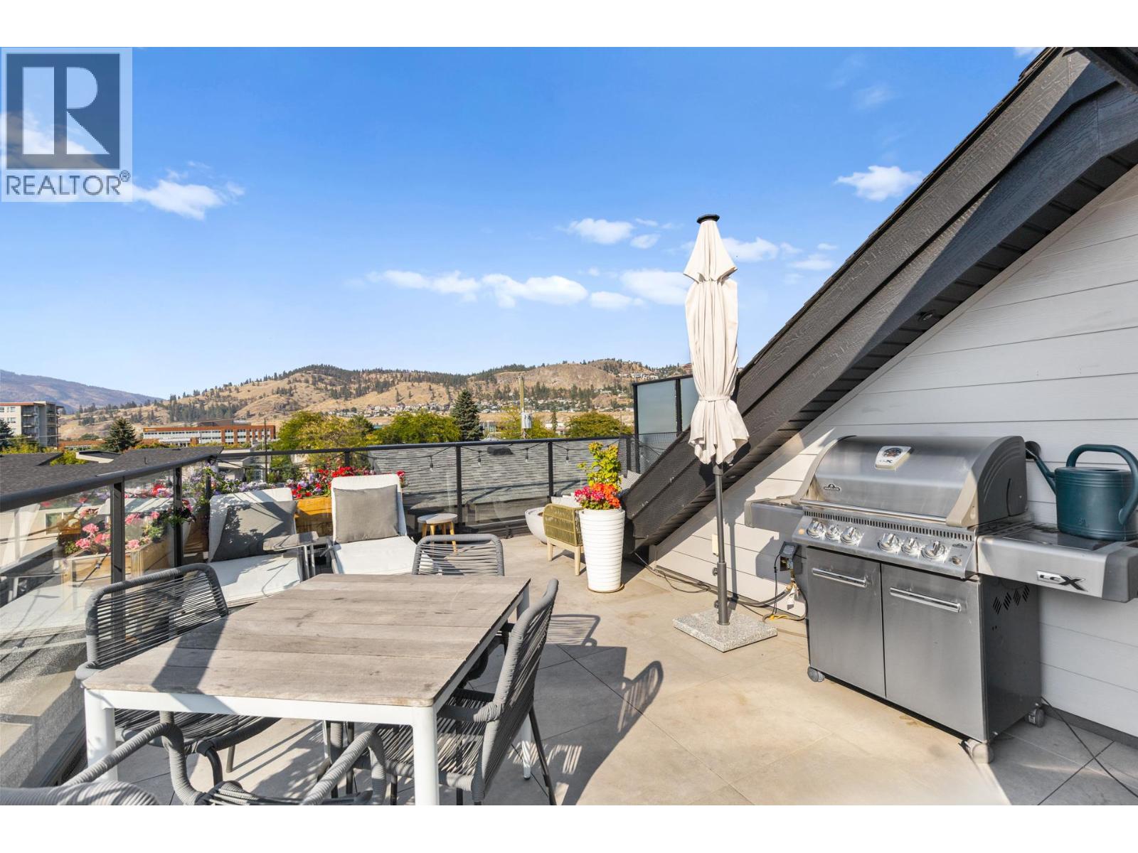 Picture for Unit #3, 796 Cawston  Avenue https://www.cirrealty.ca/reb/bc/4/10366244_24.jpg