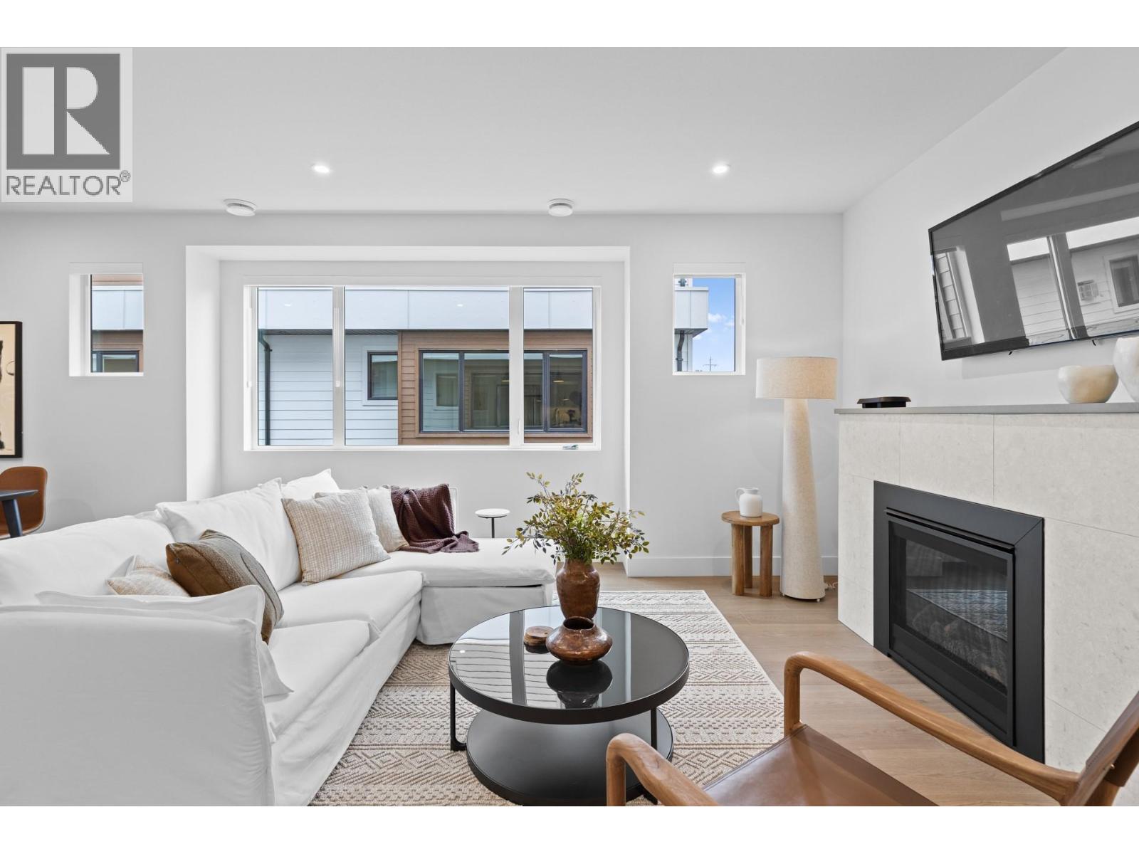 Picture for Unit #4, 1463 Inkar  Road https://www.cirrealty.ca/reb/bc/4/10366264_17.jpg