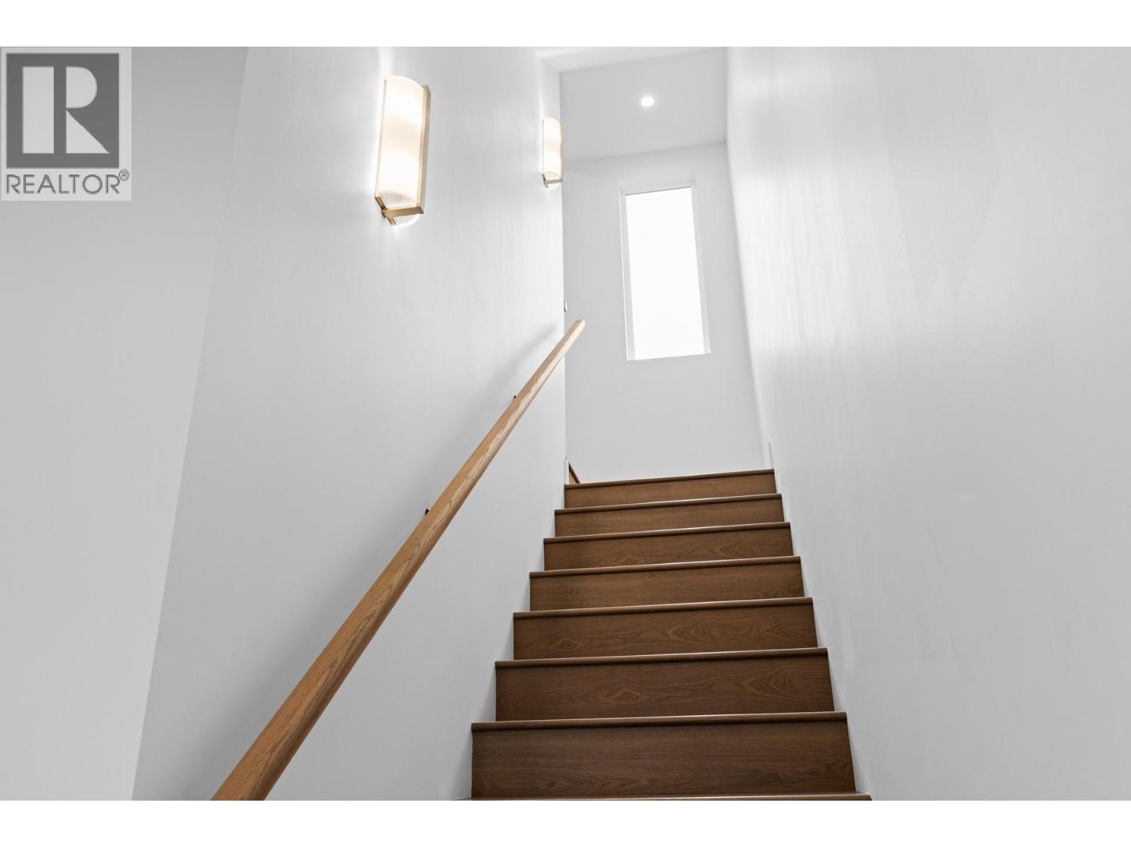 Picture for Unit #4, 1463 Inkar  Road https://www.cirrealty.ca/reb/bc/4/10366264_47.jpg