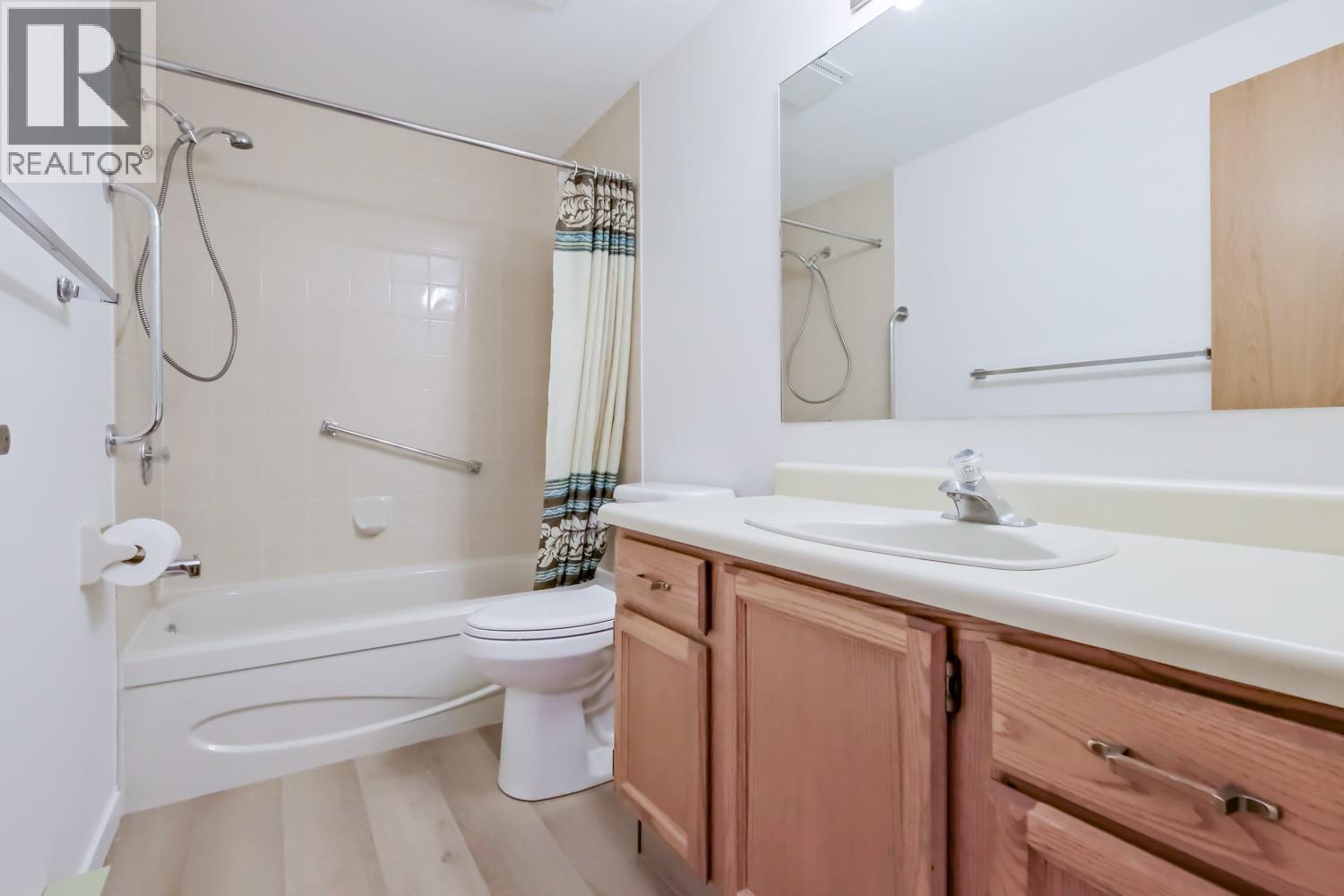 Picture for Unit #105, 2110 Hoy  Street https://www.cirrealty.ca/reb/bc/4/10366294_16.jpg