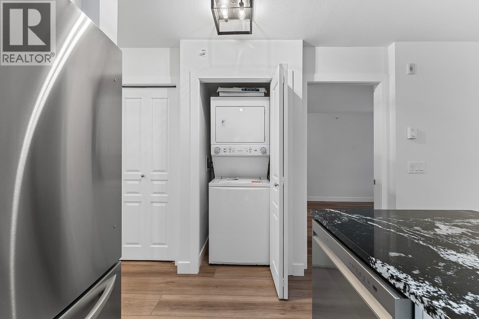 Picture for Unit #424, 1099 Sunset  Drive https://www.cirrealty.ca/reb/bc/4/10366334_8.jpg