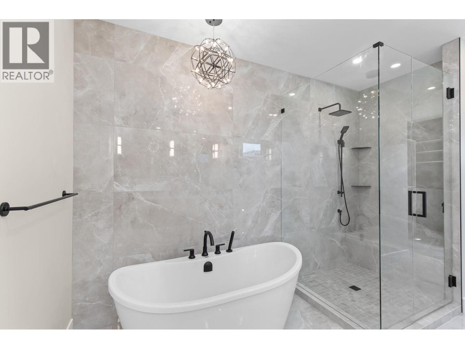 Picture for 4964 Bucktail  Lane https://www.cirrealty.ca/reb/bc/4/10366374_31.jpg