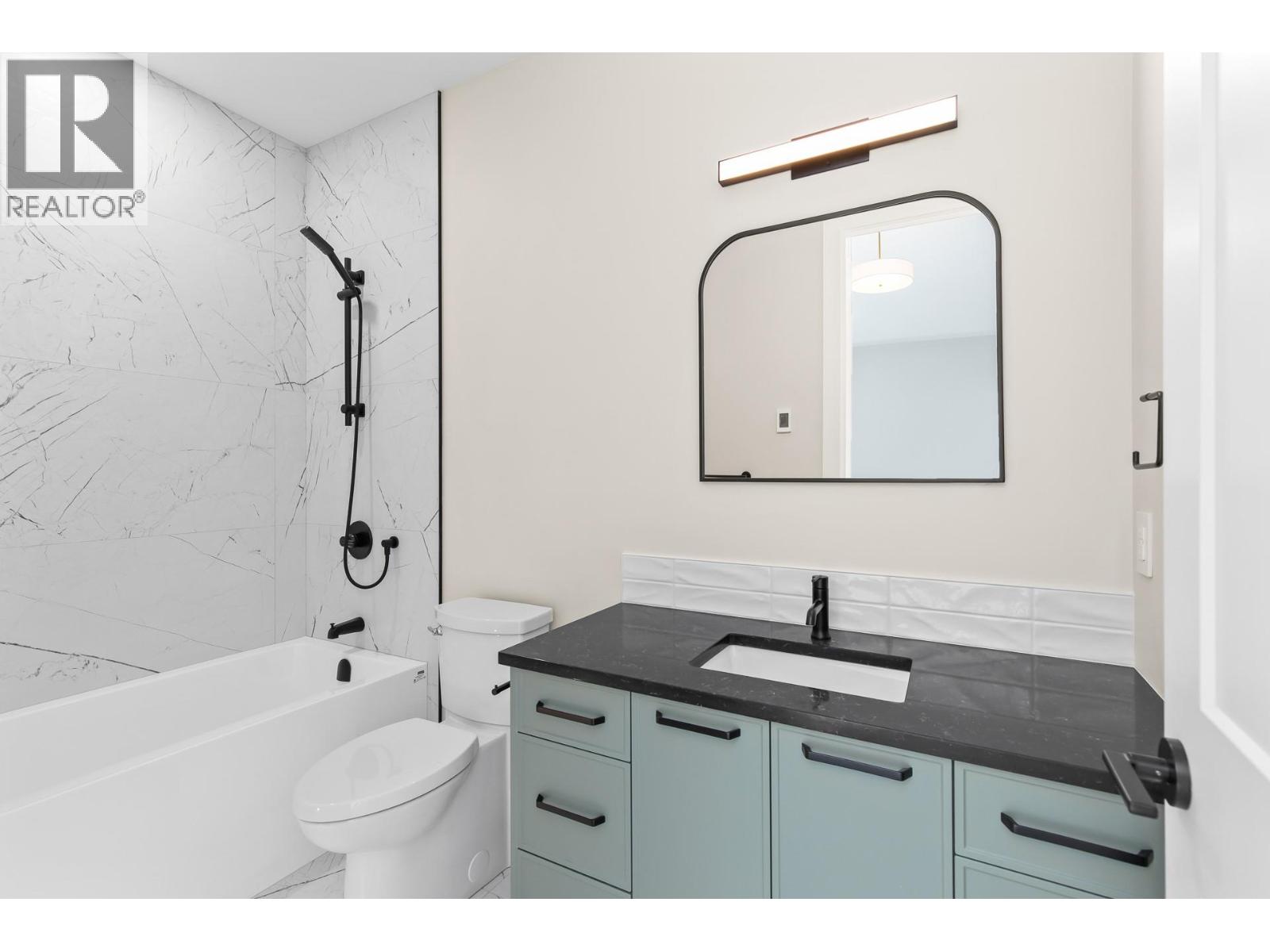 Picture for 4964 Bucktail  Lane https://www.cirrealty.ca/reb/bc/4/10366374_35.jpg