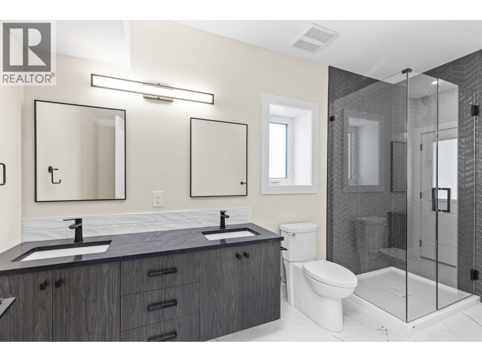 Picture for 4964 Bucktail  Lane https://www.cirrealty.ca/reb/bc/4/10366374_39.jpg