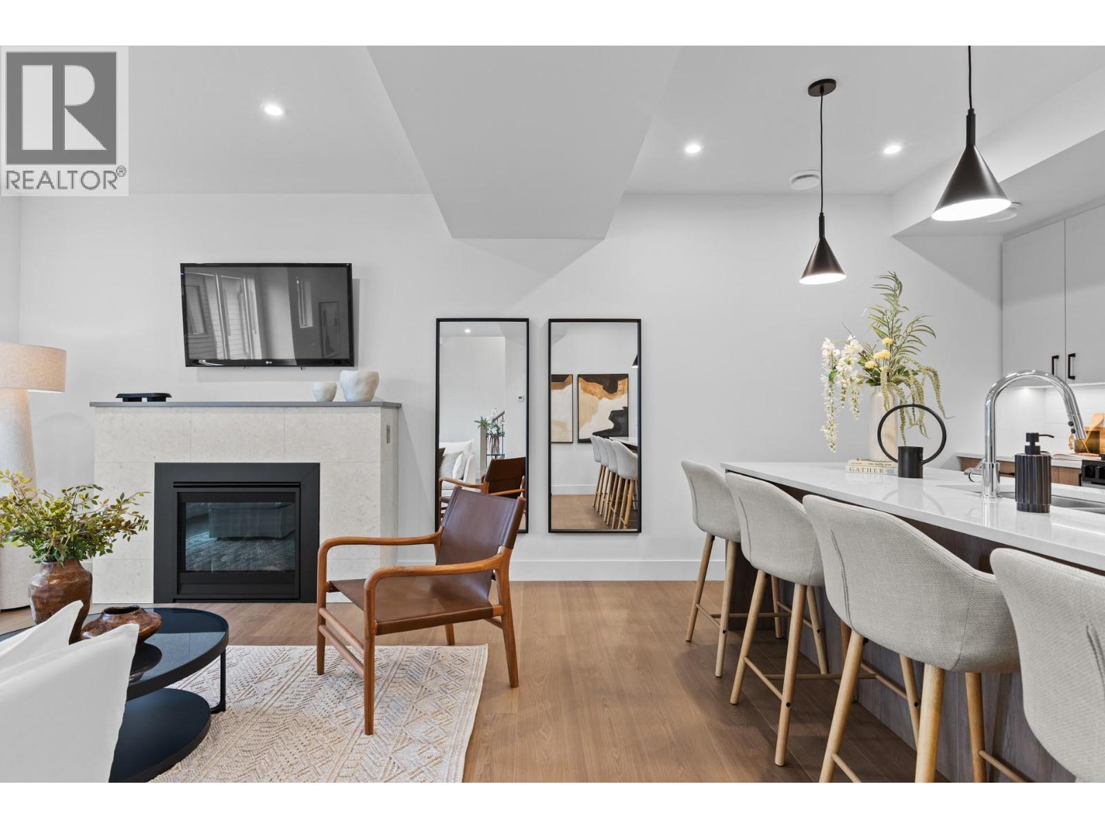 Picture for Unit #5, 1463 Inkar  Road https://www.cirrealty.ca/reb/bc/4/10366474_10.jpg