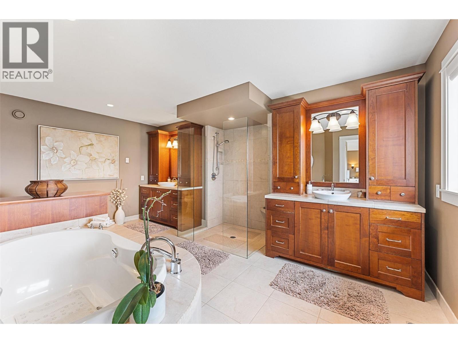 Picture for 427 Long Ridge  Drive https://www.cirrealty.ca/reb/bc/4/10366494_33.jpg