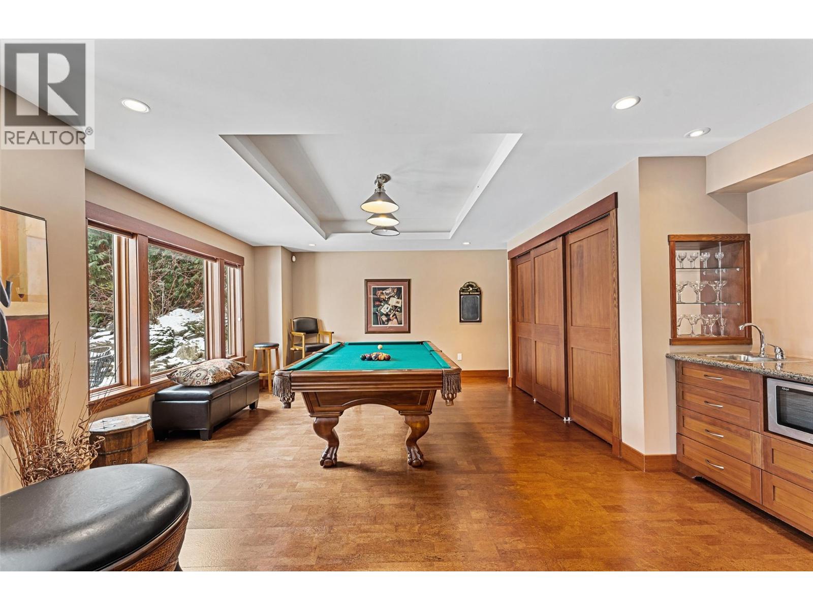 Picture for 427 Long Ridge  Drive https://www.cirrealty.ca/reb/bc/4/10366494_43.jpg