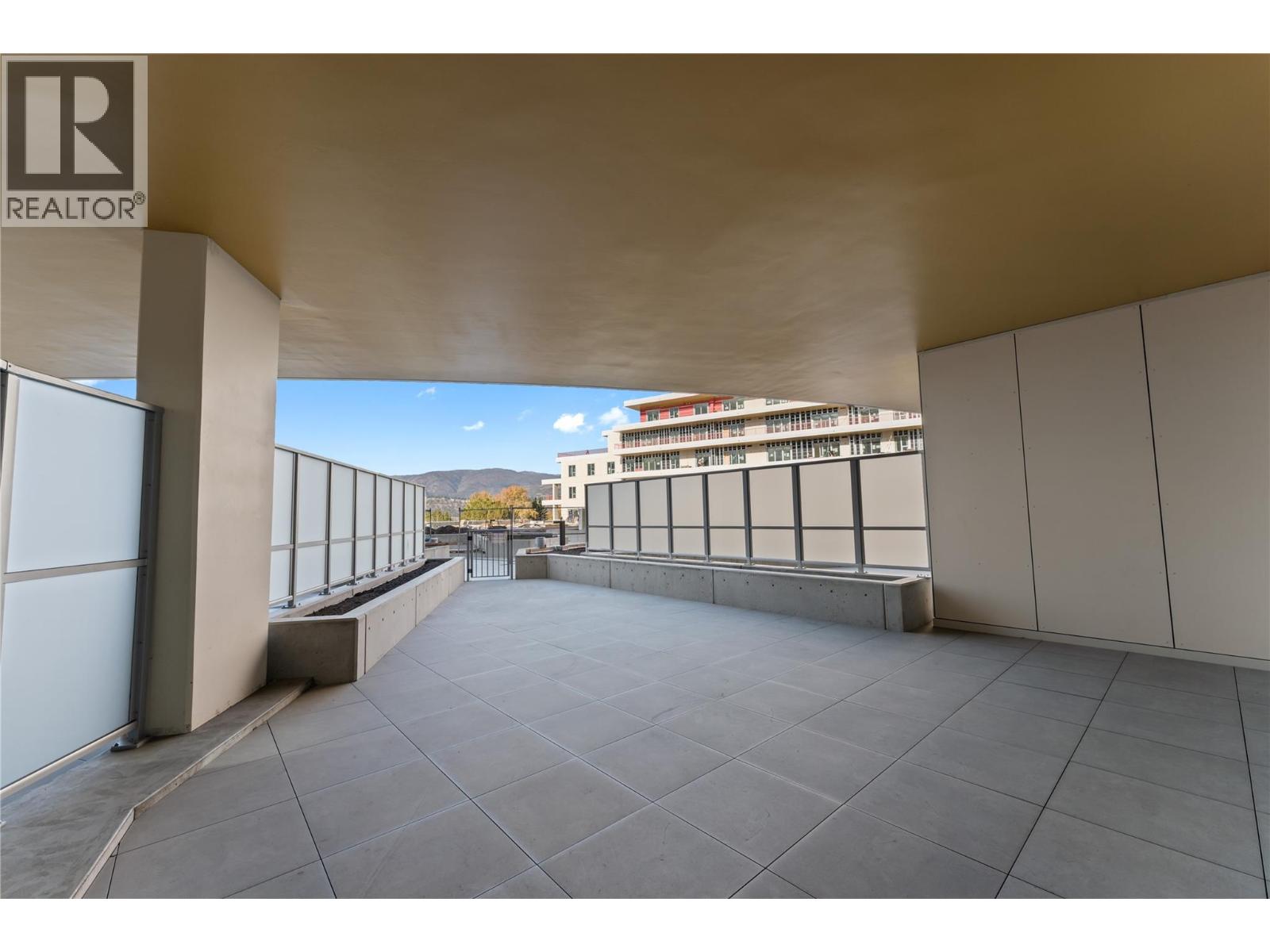 Picture for Unit #414, 3340 Lakeshore  Drive https://www.cirrealty.ca/reb/bc/4/10366574_19.jpg