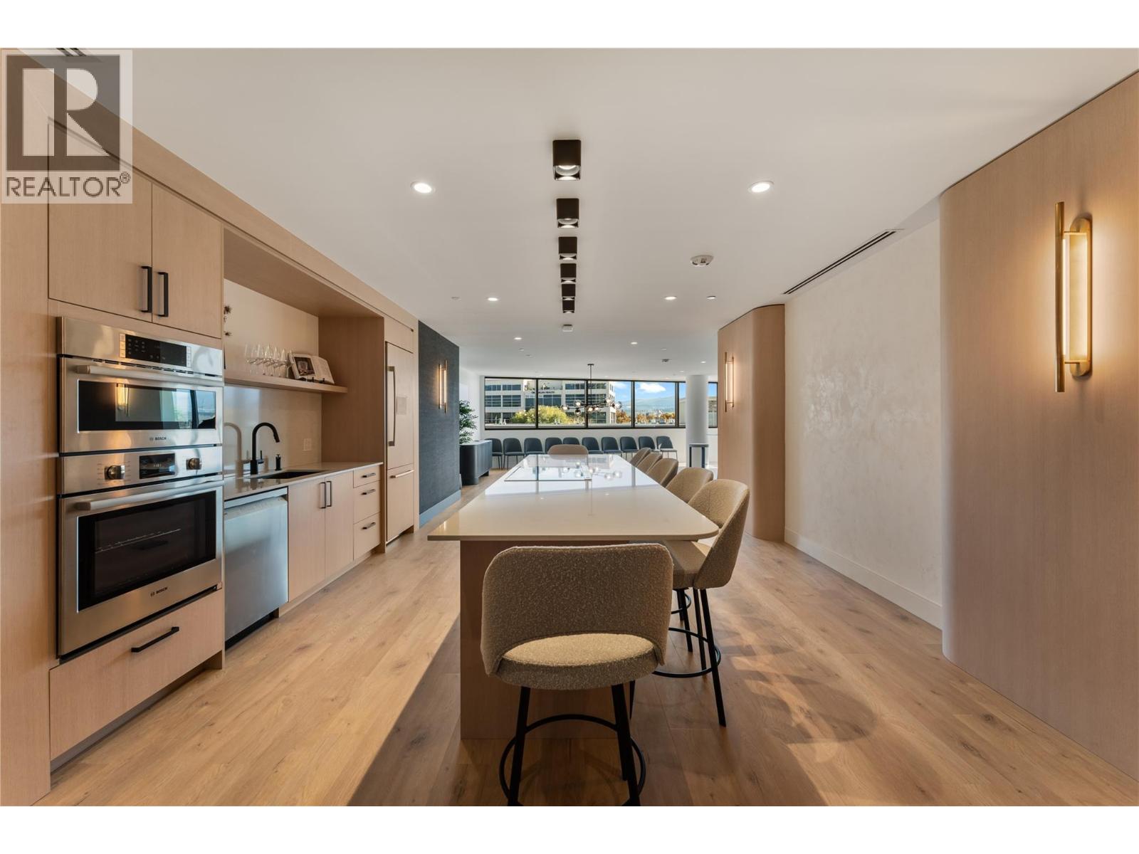 Picture for Unit #414, 3340 Lakeshore  Drive https://www.cirrealty.ca/reb/bc/4/10366574_28.jpg