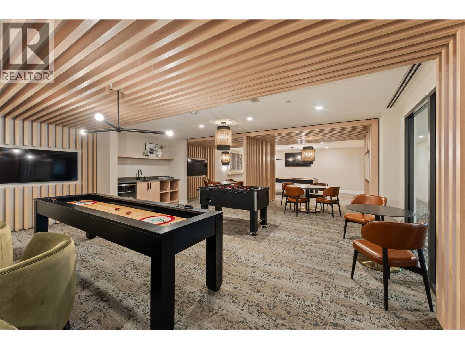 Picture for Unit #414, 3340 Lakeshore  Drive https://www.cirrealty.ca/reb/bc/4/10366574_30.jpg