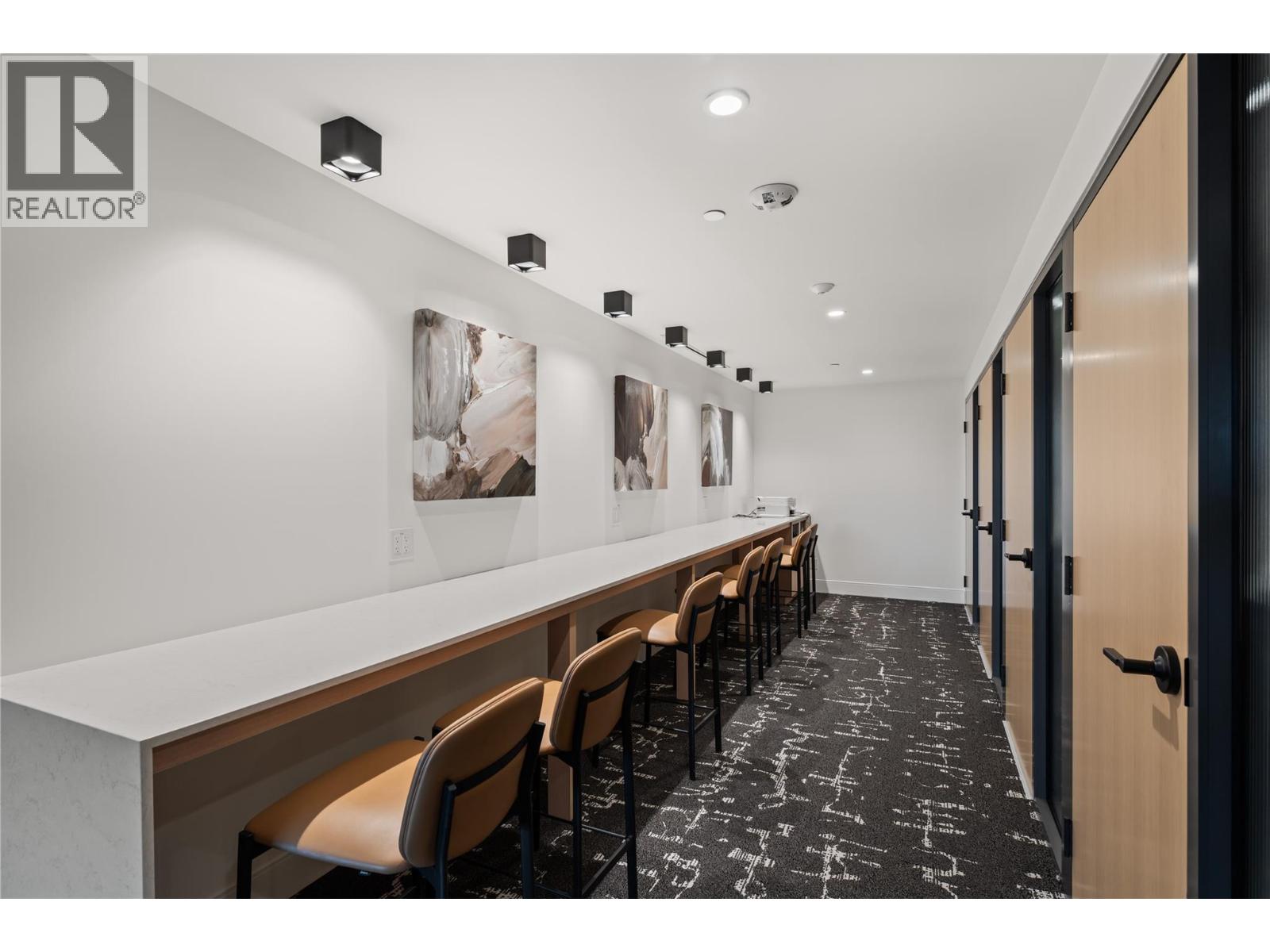 Picture for Unit #414, 3340 Lakeshore  Drive https://www.cirrealty.ca/reb/bc/4/10366574_36.jpg