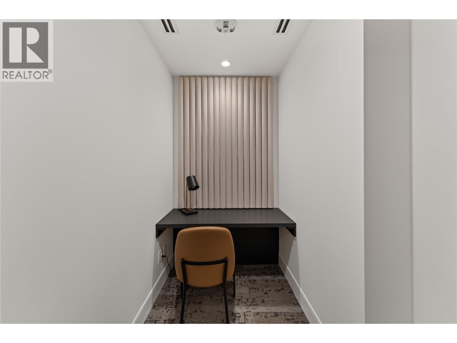 Picture for Unit #414, 3340 Lakeshore  Drive https://www.cirrealty.ca/reb/bc/4/10366574_38.jpg