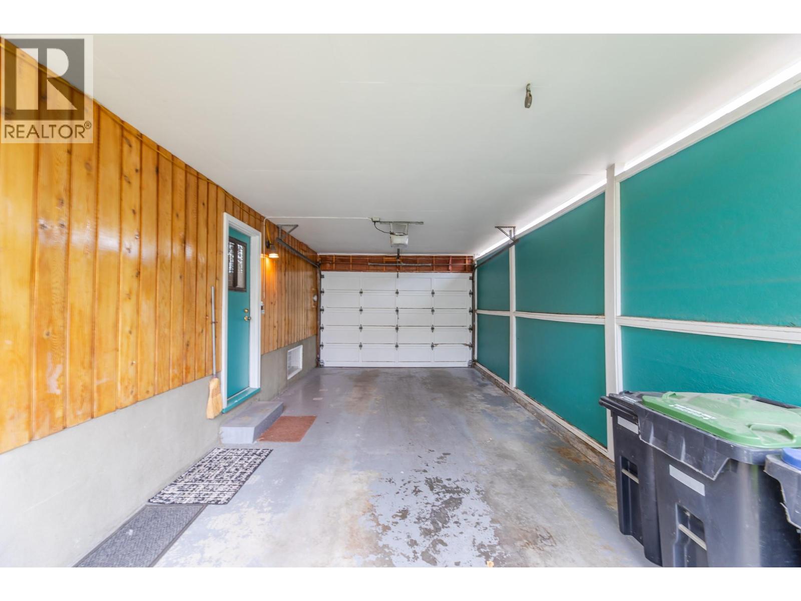 Picture for 793 MacCleave  Avenue https://www.cirrealty.ca/reb/bc/4/10366604_13.jpg