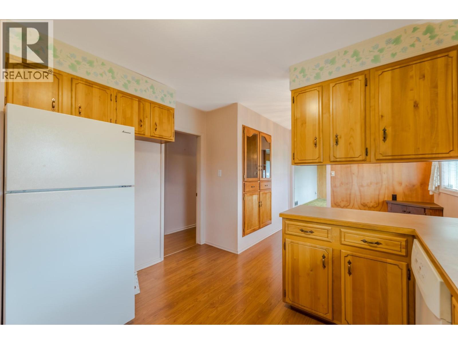 Picture for 793 MacCleave  Avenue https://www.cirrealty.ca/reb/bc/4/10366604_16.jpg