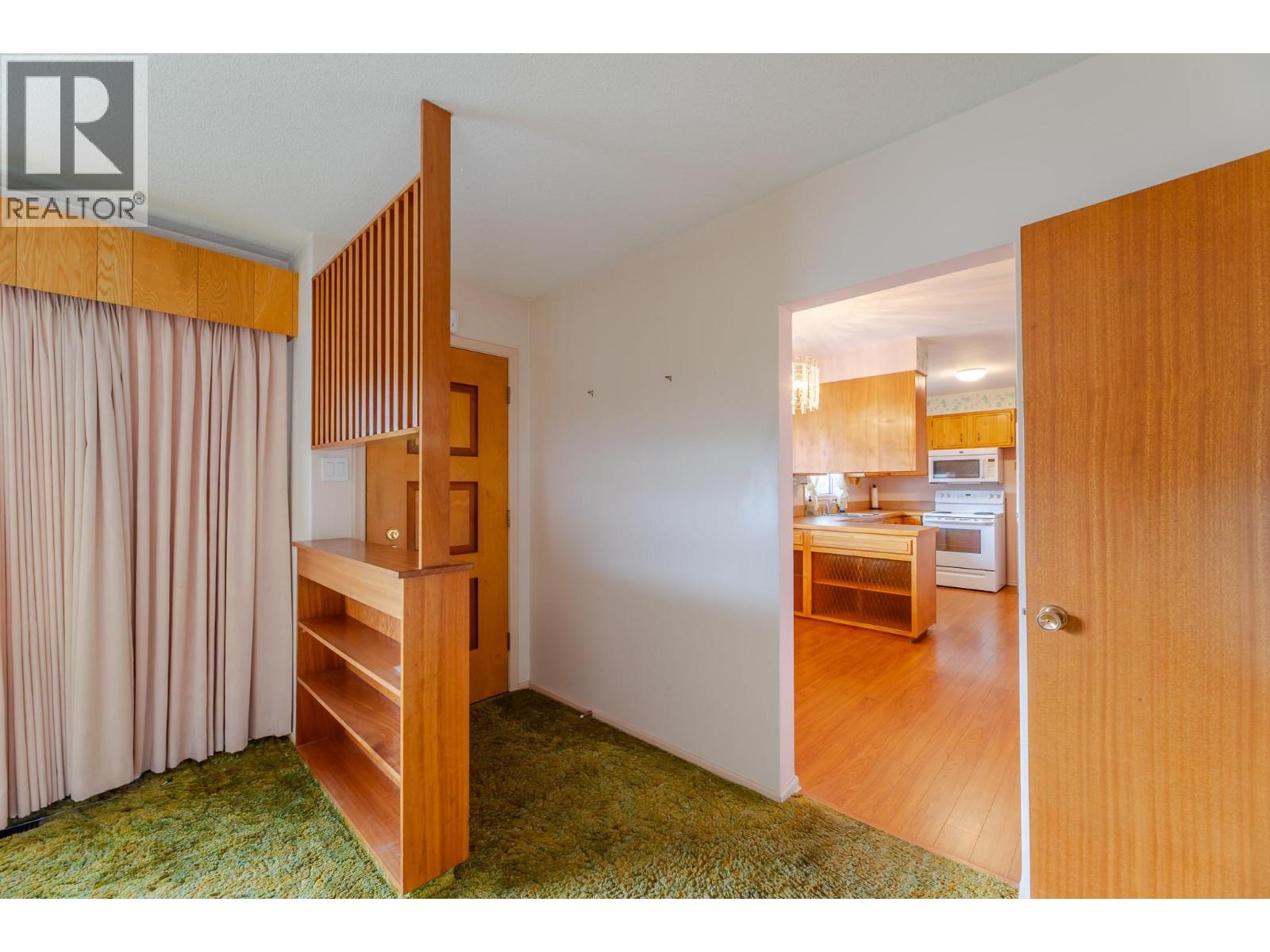 Picture for 793 MacCleave  Avenue https://www.cirrealty.ca/reb/bc/4/10366604_18.jpg