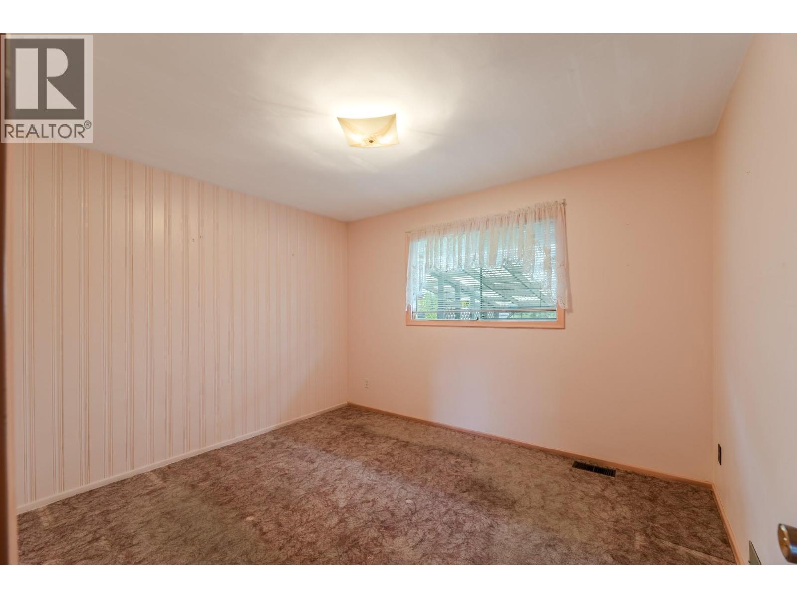 Picture for 793 MacCleave  Avenue https://www.cirrealty.ca/reb/bc/4/10366604_24.jpg